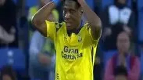 勇士挑战湖人宿命之战！升至第五名，双方激战在即，媒体热议，首轮对决或提前上演。